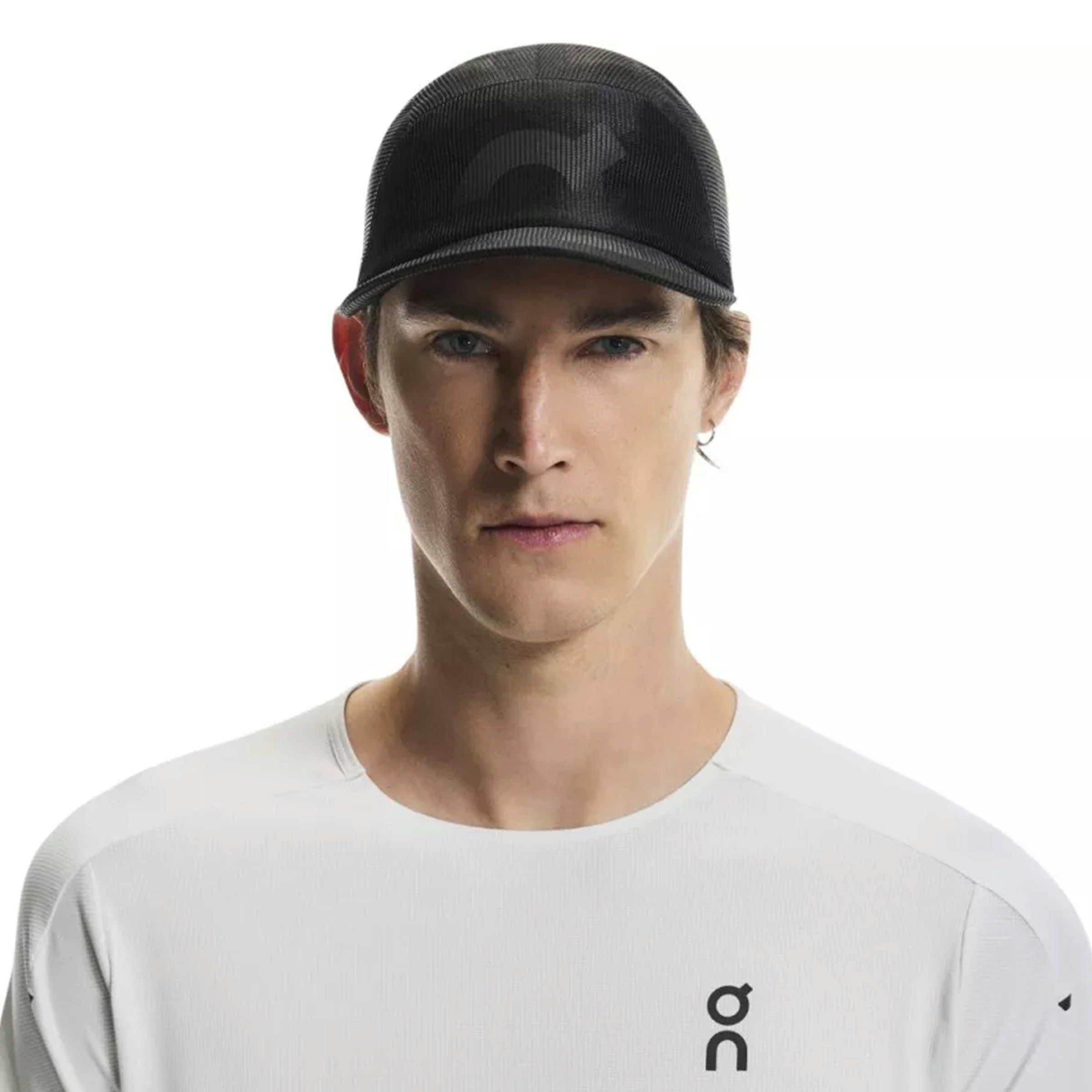 23ff94f9e2be5dbbd3a358c413400064aef13fce_2UG10040553_1 On Specter Cap Unisex